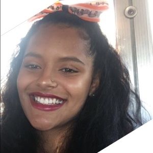 Meet your Posher, Alexandra